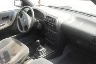 Optique avant secondaire gauche (feux)(clignotant) NISSAN SUNNY 3