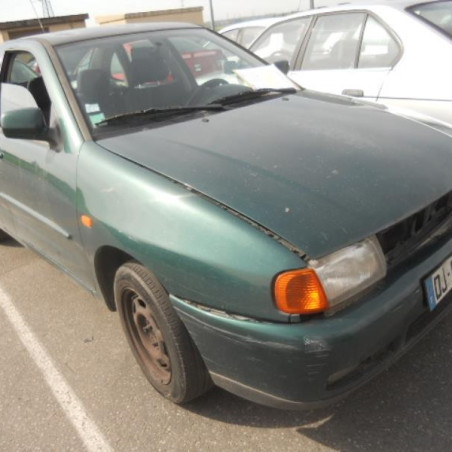 Retroviseur gauche VOLKSWAGEN POLO 3