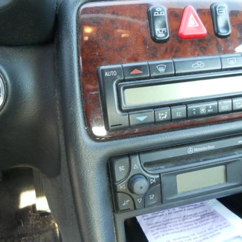 Feu arriere secondaire gauche (feux) MERCEDES CLASSE CLK 208 Photo n°9