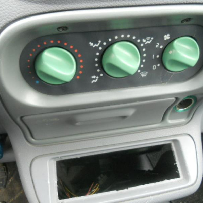 Malle/Hayon arriere RENAULT TWINGO 1 Photo n°6