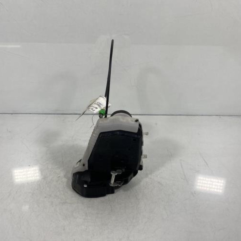 Serrure arriere droit TOYOTA YARIS 3 Photo n°1