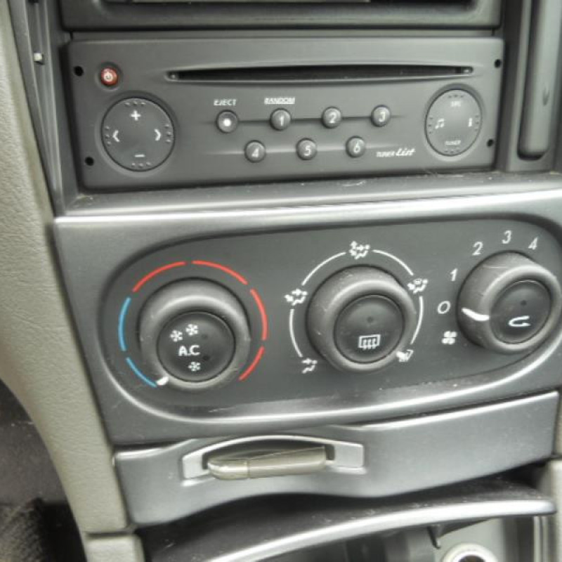 Bras essuie glace avant gauche RENAULT LAGUNA 2 Photo n°6