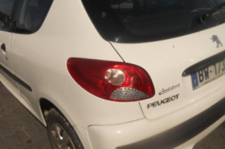 Bras essuie glace avant droit PEUGEOT 206+