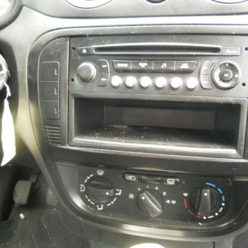 Trappe d'essence CITROEN C2 Photo n°9