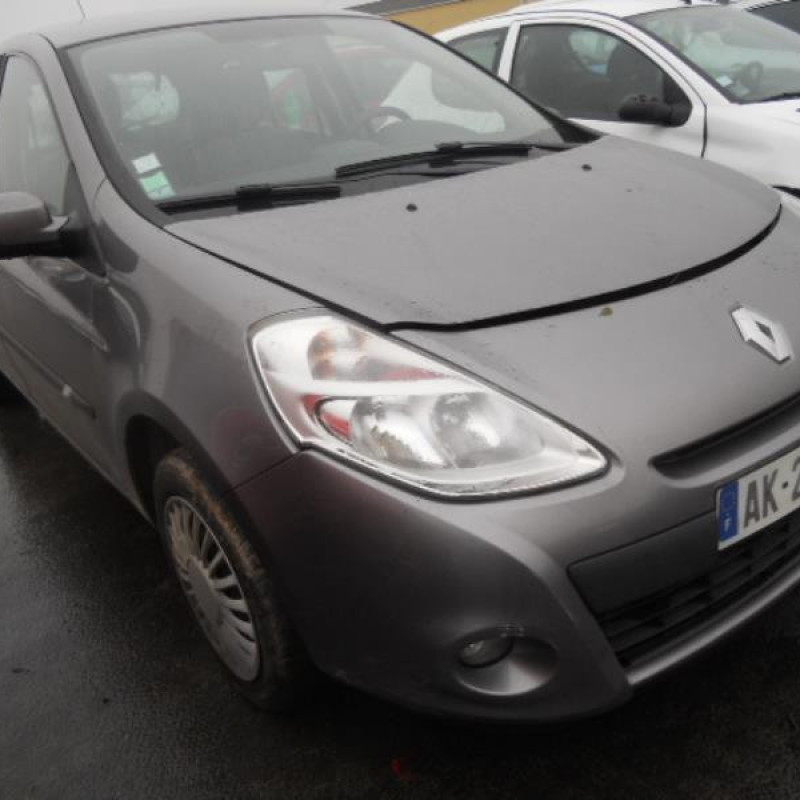 Maitre cylindre (freinage) RENAULT CLIO 3 Photo n°3
