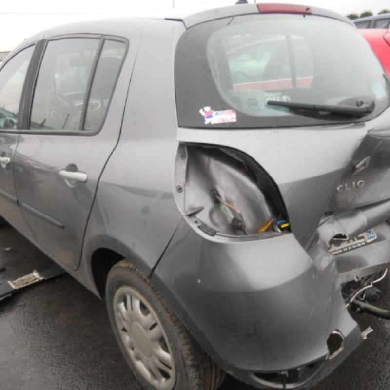 Maitre cylindre (freinage) RENAULT CLIO 3 Photo n°6