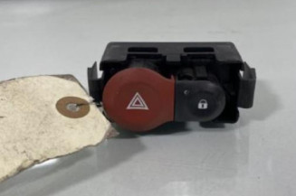 Bouton de warning RENAULT CLIO 3 Photo n°1