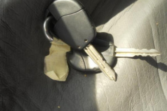 Bras essuie glace avant gauche PEUGEOT PARTNER 1