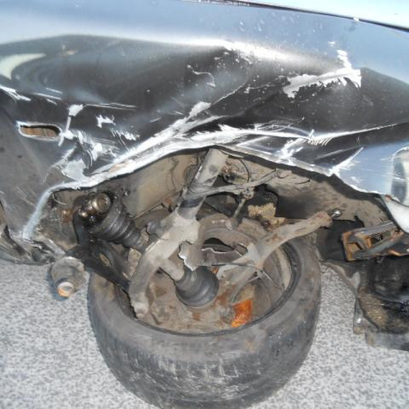 Serrure avant droit ALFA ROMEO 147 Photo n°6