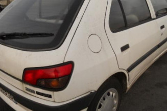 Bras essuie glace avant droit PEUGEOT 306