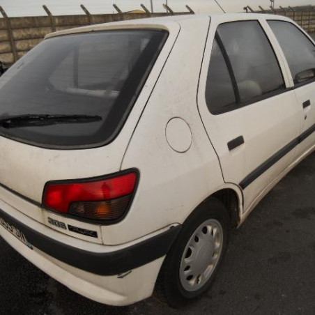 Bras essuie glace avant droit PEUGEOT 306