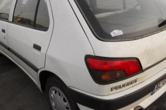 Bras essuie glace avant droit PEUGEOT 306