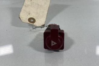 Bouton de warning CITROEN C4 1 Photo n°1