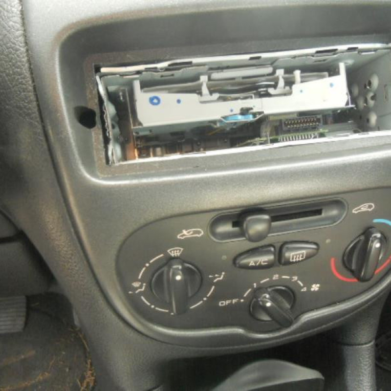 Bras essuie glace avant droit PEUGEOT 206 Photo n°7