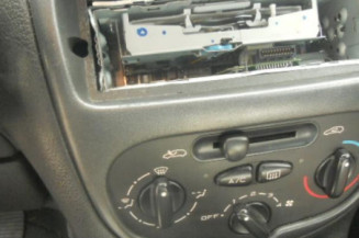 Bras essuie glace avant gauche PEUGEOT 206