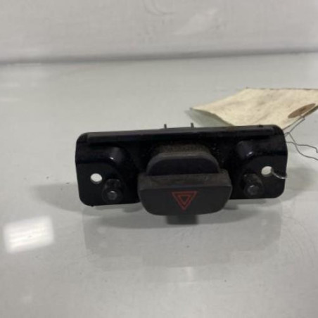 Bouton de warning FORD FIESTA 5 Photo n°1