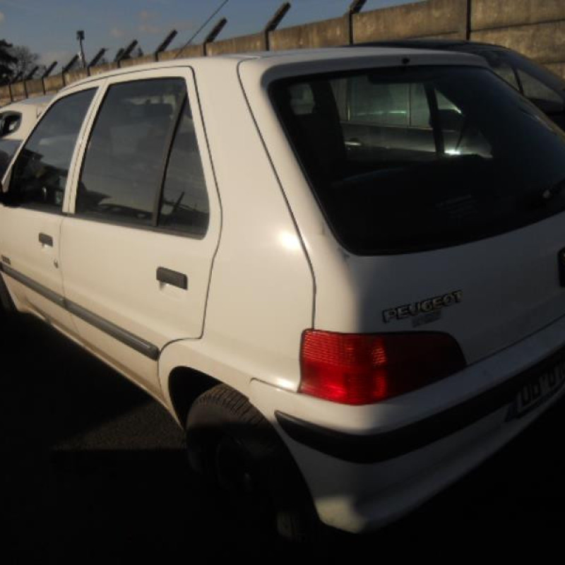 Bras essuie glace avant droit PEUGEOT 106 Photo n°4