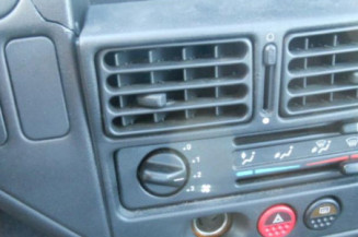 Bras essuie glace avant droit PEUGEOT 106