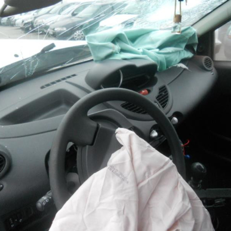 Bloc ABS (freins anti-blocage) RENAULT TWINGO 2 Photo n°9
