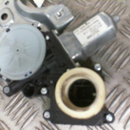 Leve vitre electrique avant gauche TOYOTA YARIS 2