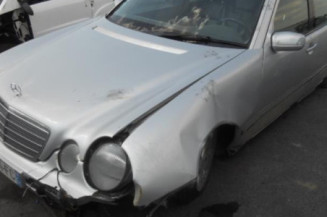 Capot MERCEDES CLASSE E 210