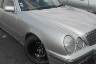 Capot MERCEDES CLASSE E 210