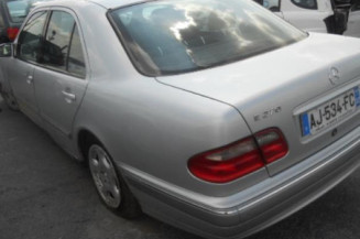 Capot MERCEDES CLASSE E 210