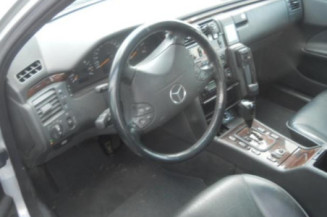 Capot MERCEDES CLASSE E 210