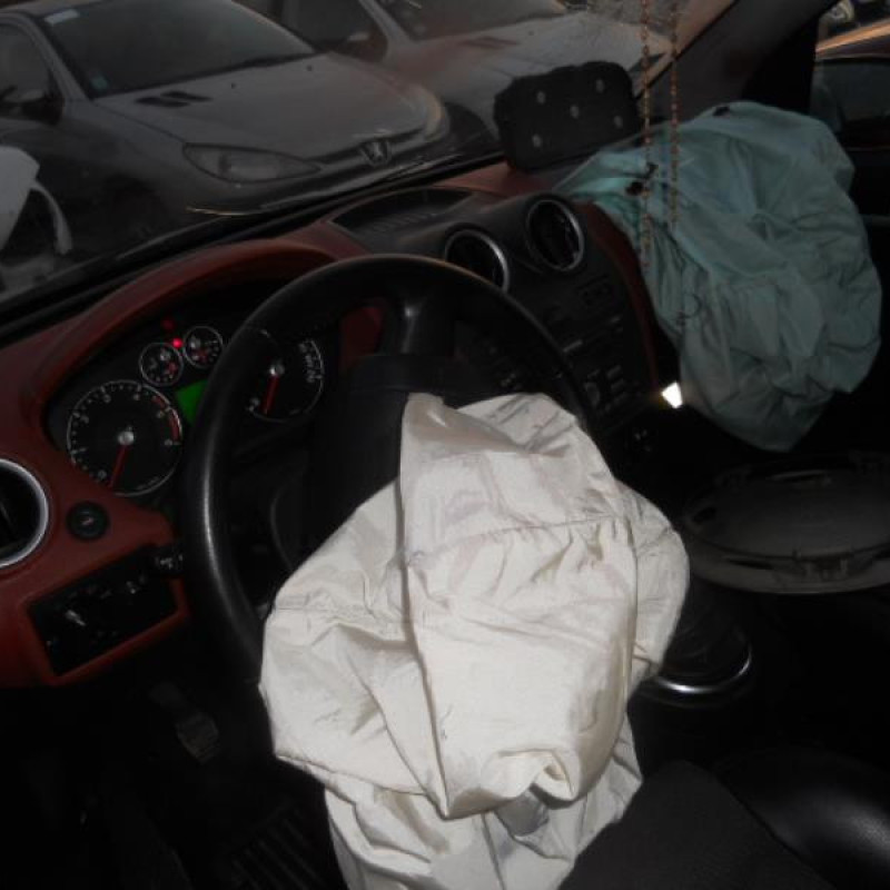 Bouton de warning FORD FIESTA 5 Photo n°9