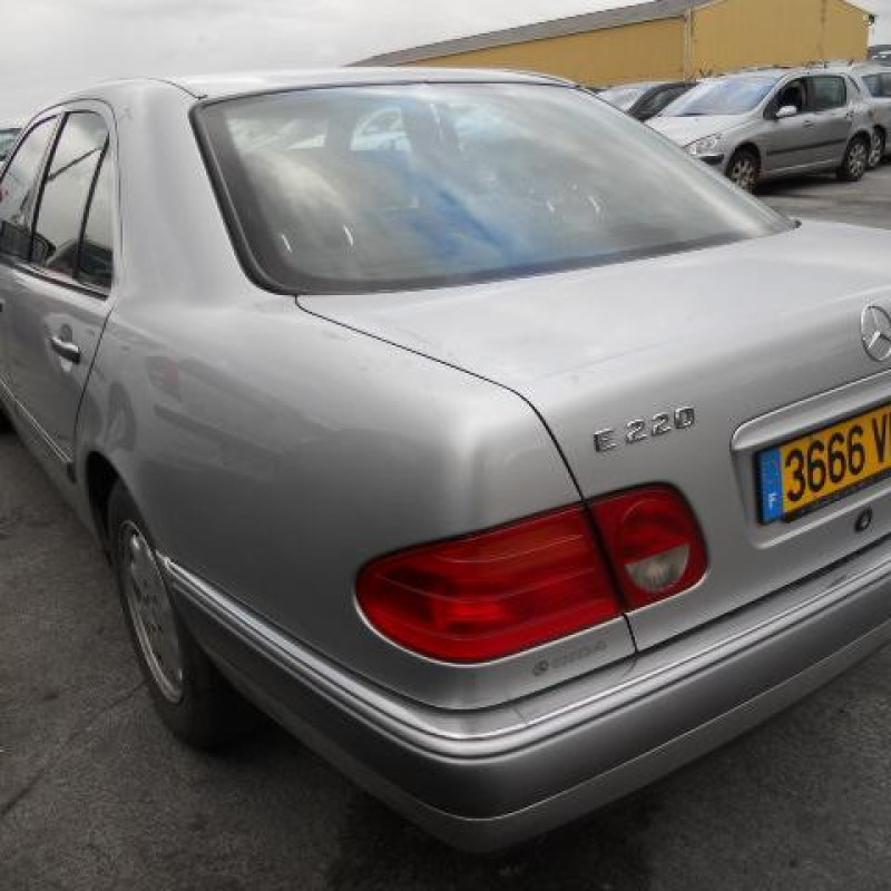 Bouton de warning MERCEDES CLASSE E 210 Photo n°8