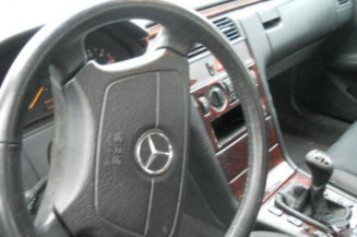 Bouton de warning MERCEDES CLASSE E 210