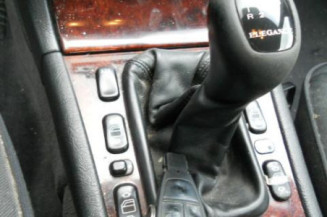 Bouton de warning MERCEDES CLASSE E 210
