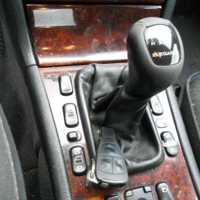Bouton de warning MERCEDES CLASSE E 210 Photo n°10