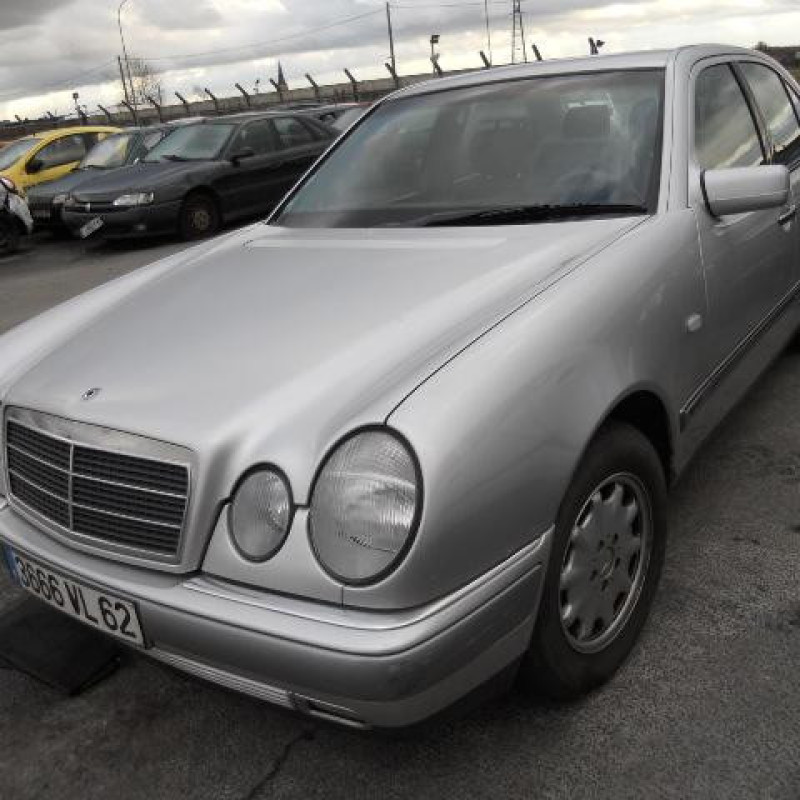Com (Bloc Contacteur Tournant+Commodo Essuie Glace+Commodo Phare) MERCEDES CLASSE E 210 Photo n°4