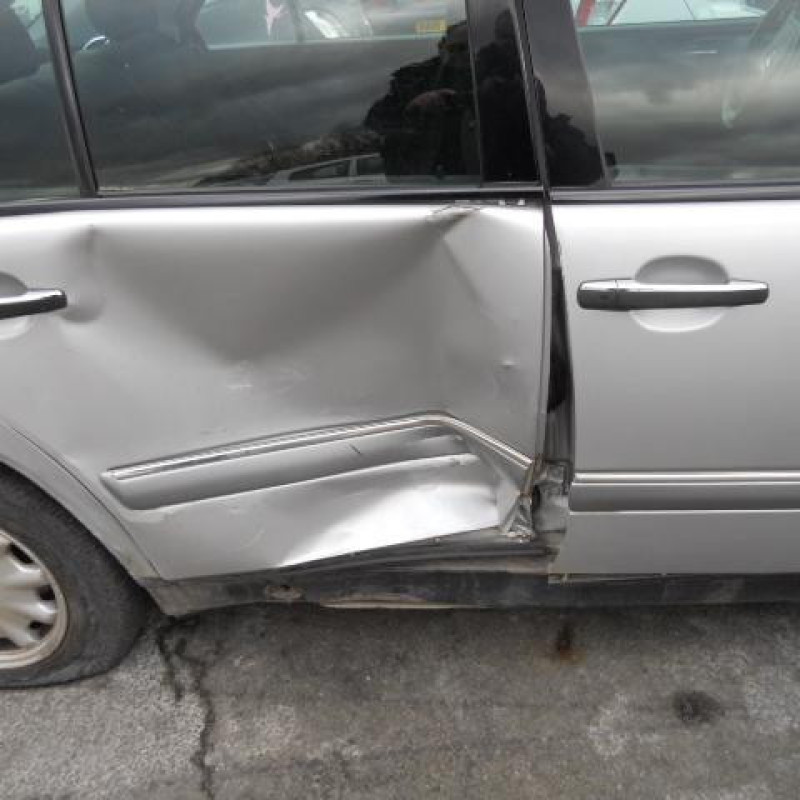 Com (Bloc Contacteur Tournant+Commodo Essuie Glace+Commodo Phare) MERCEDES CLASSE E 210 Photo n°6