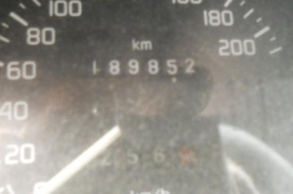 Leve vitre mecanique avant droit RENAULT CLIO 1