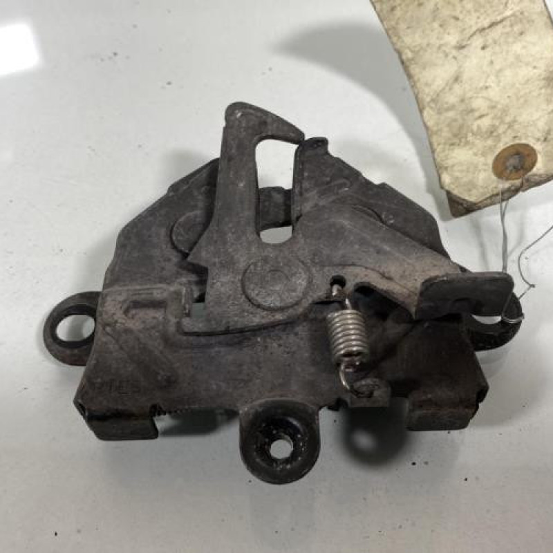 Fermeture de capot TOYOTA YARIS 1 Photo n°3