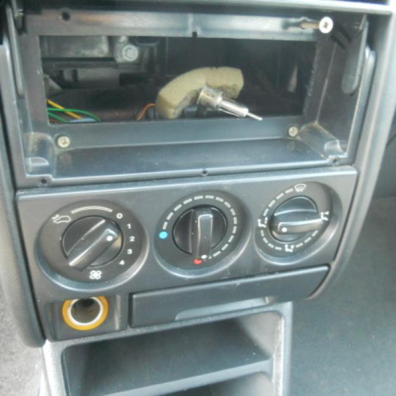 Interrupteur de leve vitre avant droit CITROEN ZX Photo n°9