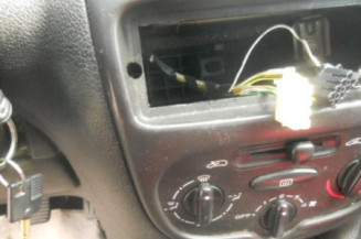 Bras essuie glace avant droit PEUGEOT 206