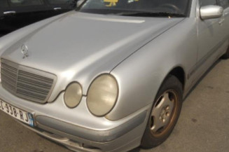 Retroviseur interieur MERCEDES CLASSE E 210
