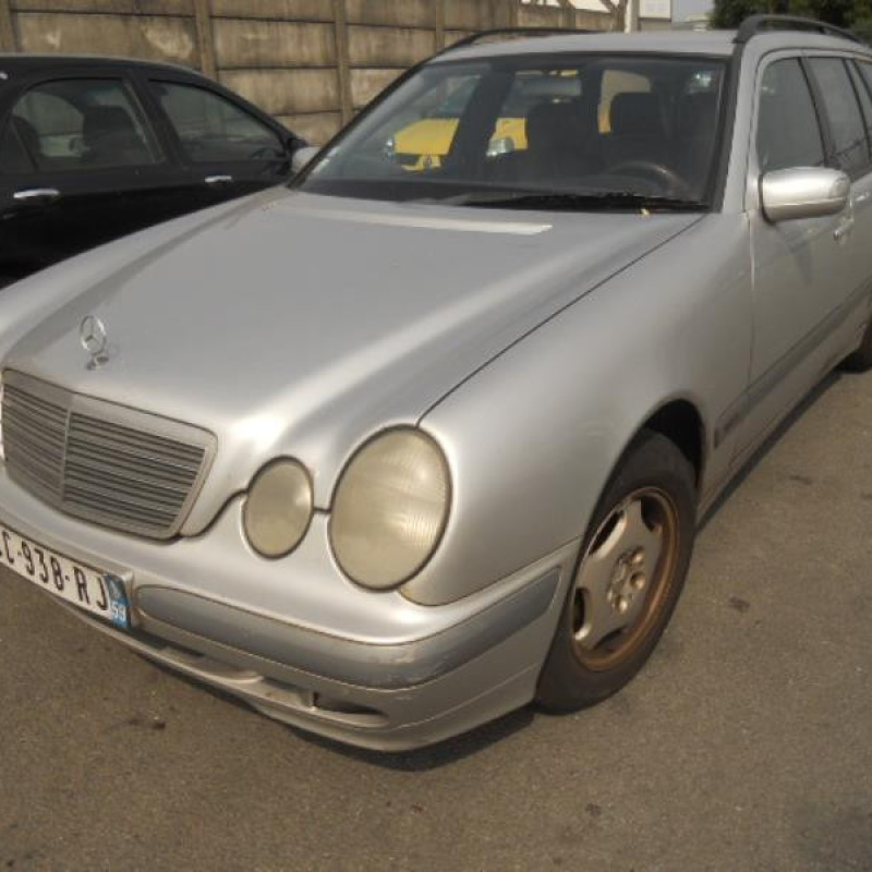 Retroviseur interieur MERCEDES CLASSE E 210 Photo n°4