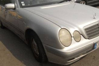 Retroviseur interieur MERCEDES CLASSE E 210
