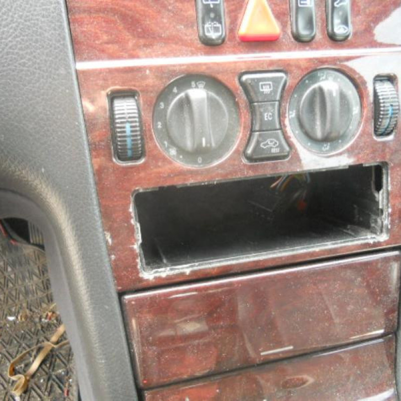 Retroviseur interieur MERCEDES CLASSE E 210 Photo n°9