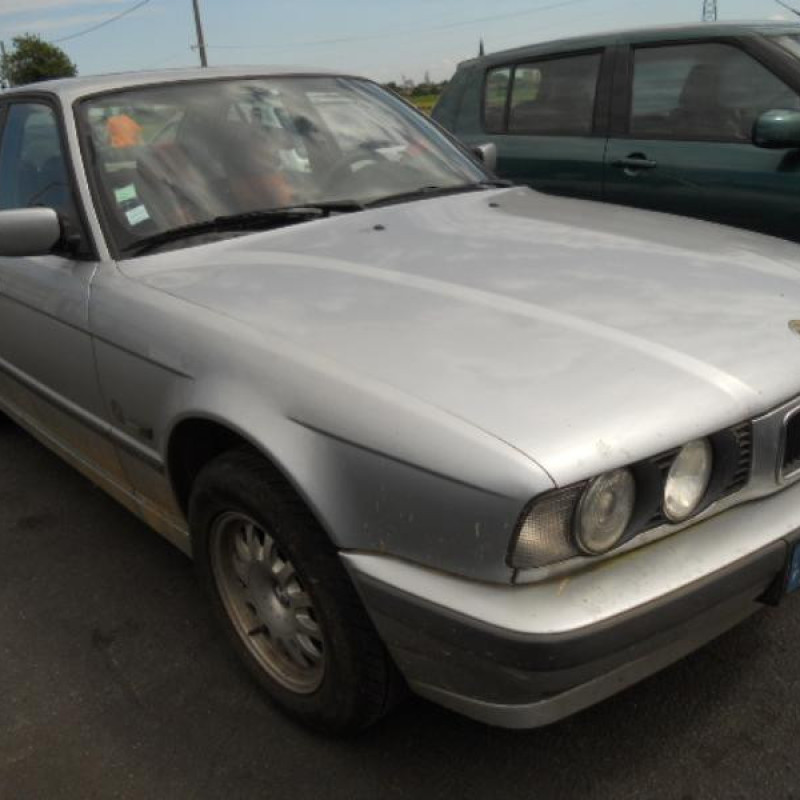 Retroviseur gauche BMW SERIE 5 E34 Photo n°4