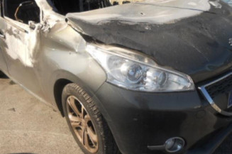 Trappe d'essence PEUGEOT 208 1