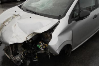 Poignee interieur arriere droit PEUGEOT 208 1