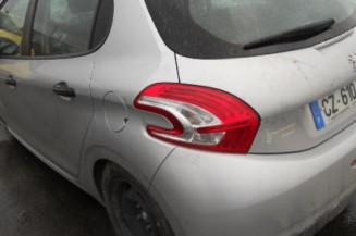 Poignee interieur arriere droit PEUGEOT 208 1