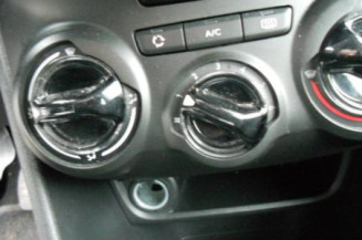Poignee interieur arriere droit PEUGEOT 208 1