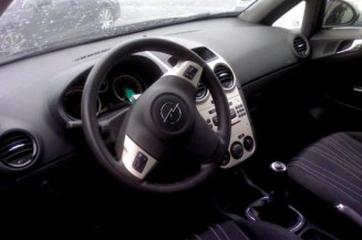 Pretensionneur de ceinture avant droit OPEL CORSA D