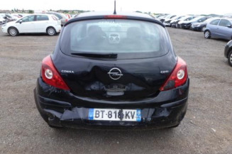 Pretensionneur de ceinture avant droit OPEL CORSA D